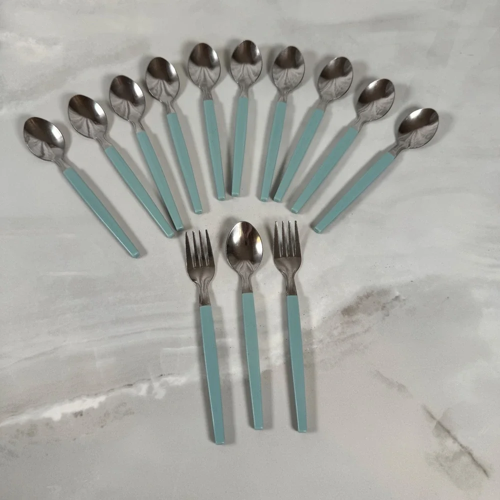Lot‎ of 13 Baby Flatware 11 Spoons 2 Forks Stainless Steel Blue Plastic Handles